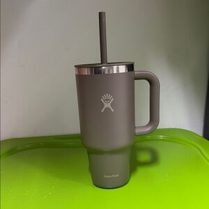 Hydroflask 32 oz tumbler